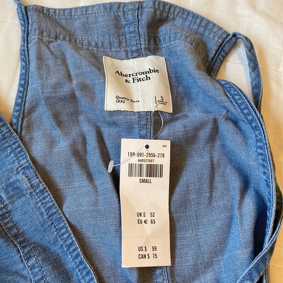Abercrombie & Fitch denim overall romper. Size S - Picture 3 of 3